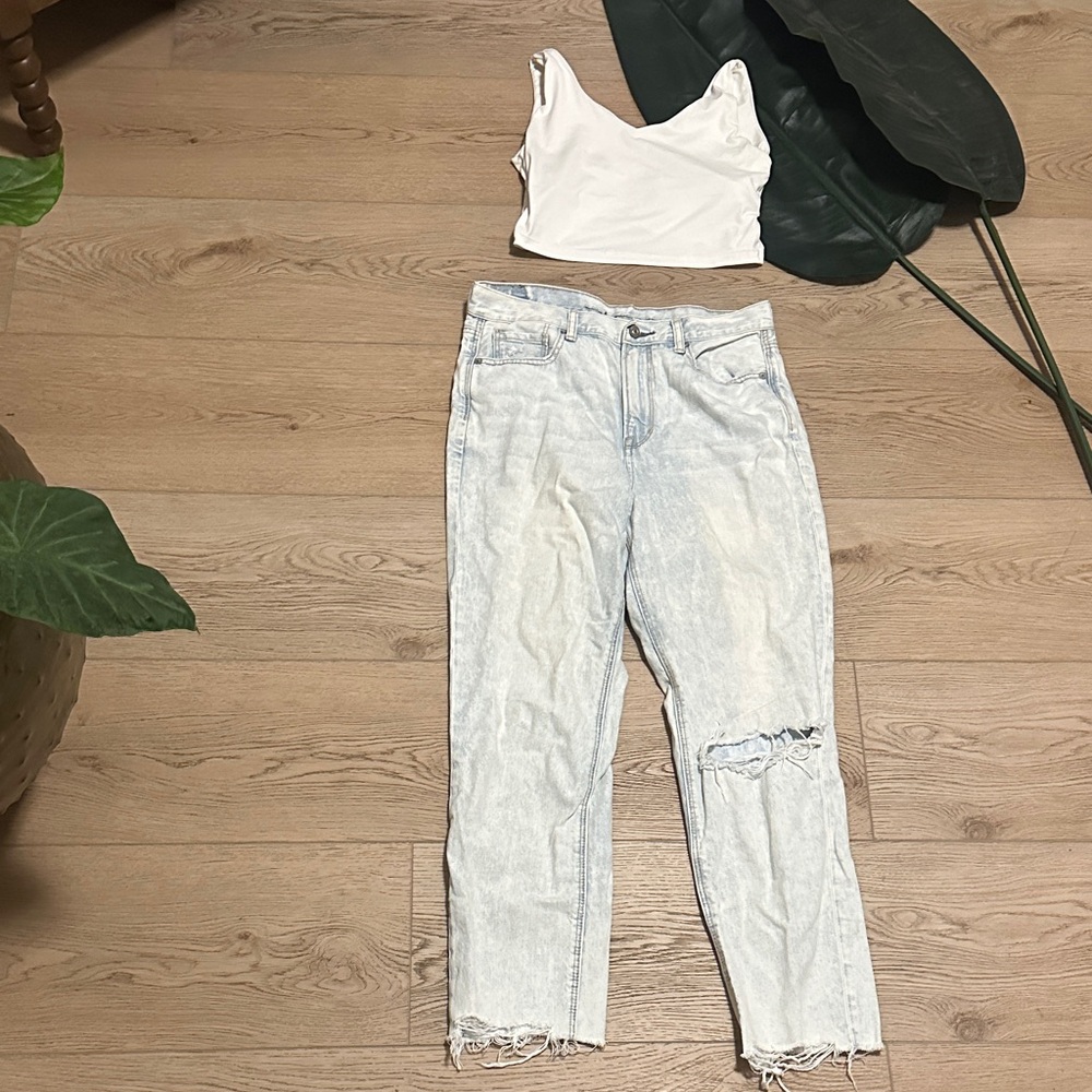 American Eagle Outfitters Light Blue Boyfriend Jeans